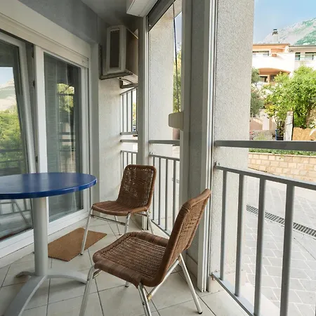 Martin Makarska, 80m From The