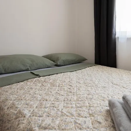 Martin Makarska, Close To The Makarska